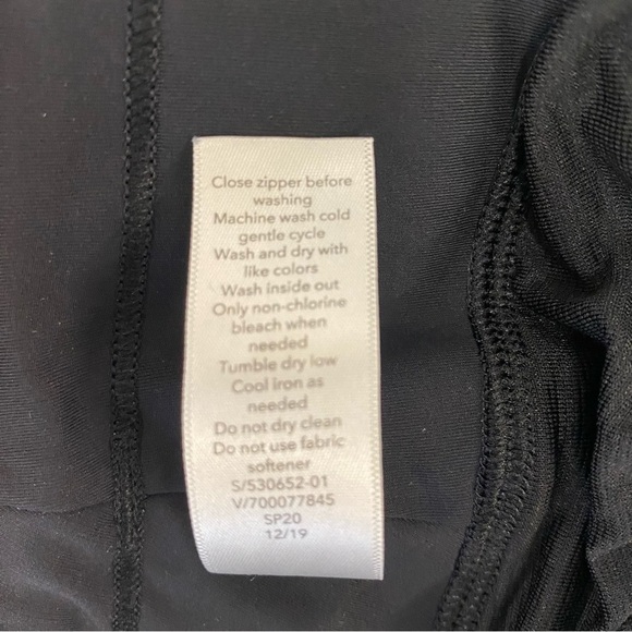 Athleta Women's Run with It 3” Shorts Black & White Marled Pattern Size Medium - Picture 8 of 10